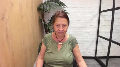 Linda online show from 04-17-26, 05:38