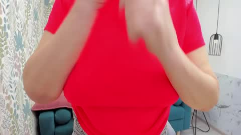 Snapshot of lindahottie chatting on 05-28-26, 05:49 Linda online show from 05-28-26, 05:49