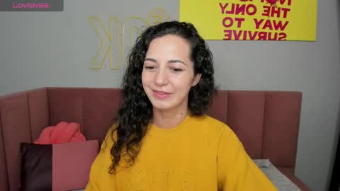 Linda online show from 03-06-25, 01:37