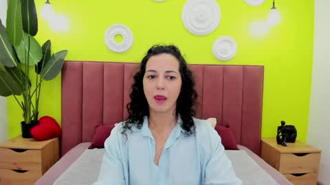 Snapshot of lindainsatiable chatting on 05-13-26, 01:36 Linda online show from 05-13-26, 01:36