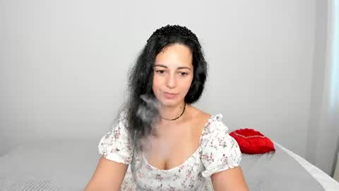 Snapshot of lindainsatiable chatting on 06-14-26, 01:36 Linda online show from 06-14-26, 01:36