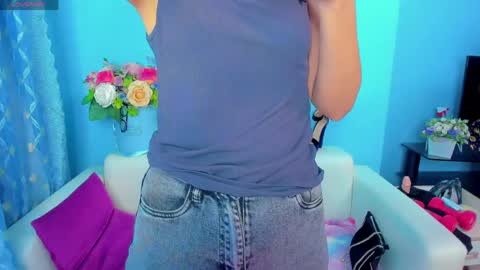 Snapshot of lindaliiii chatting on 05-07-26, 02:39 Linda online show from 05-07-26, 02:39