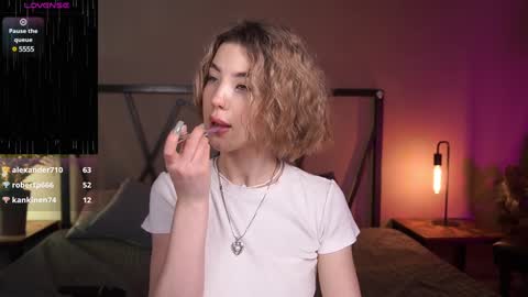 Snapshot of lindathacker chatting on 02-05-25, 08:21 your Linda is back online show from 02-05-25, 08:21