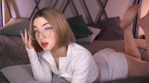 Snapshot of lindathacker chatting on 02-10-25, 08:09 your Linda is back online show from 02-10-25, 08:09