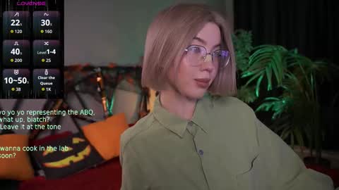 Snapshot of lindathacker chatting on 10-26-25, 04:18 your Linda is back online show from 10-26-25, 04:18