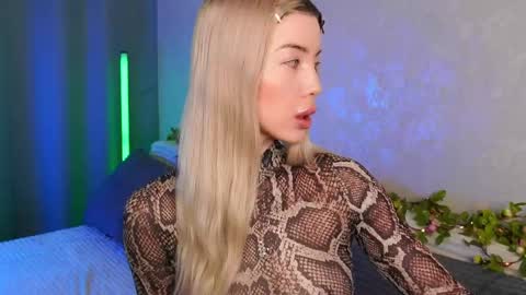 Snapshot of lindathackerr chatting on 05-11-26, 04:07 Linda online show from 05-11-26, 04:07