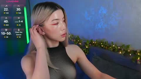 Snapshot of lindathackerr chatting on 06-22-26, 05:43 Linda online show from 06-22-26, 05:43