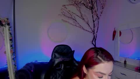 Snapshot of lindsay_khaleesi chatting on 10-15-25, 05:51 Lindsay online show from 10-15-25, 05:51