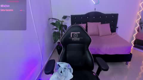 Linda  online show from 05-10-26, 03:44
