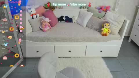 Snapshot of lindsaydeee chatting on 09-21-25, 10:28 Alexandra online show from 09-21-25, 10:28