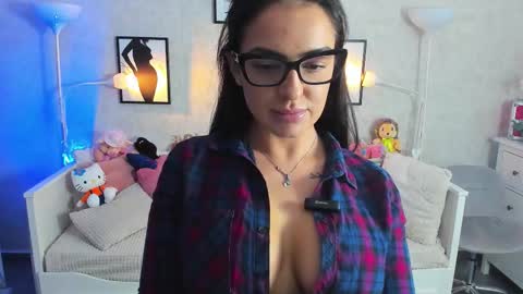 Snapshot of lindsaydeee chatting on 10-03-25, 11:51 Alexandra online show from 10-03-25, 11:51