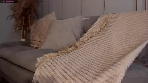 Snapshot of lindseyhallx chatting on 12-21-24, 01:47 call me annie online show from 12-21-24, 01:47
