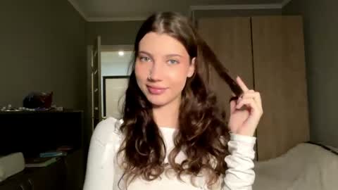 Linda online show from 04-02-26, 01:09