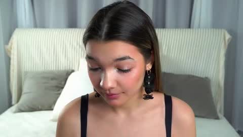 Snapshot of linettedennett chatting on 10-18-25, 11:11 Kate online show from 10-18-25, 11:11