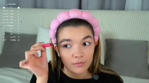 Snapshot of linettedennett chatting on 10-25-25, 11:07 Kate online show from 10-25-25, 11:07