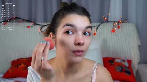 Snapshot of linettedennett chatting on 10-29-25, 11:01 Kate online show from 10-29-25, 11:01