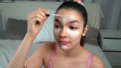 Snapshot of linettedennett chatting on 11-14-25, 11:09 Kate online show from 11-14-25, 11:09