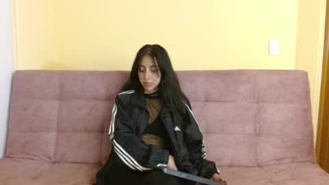 Snapshot of ling_ling24 chatting on 02-01-25, 09:43 ling ling24 online show from 02-01-25, 09:43