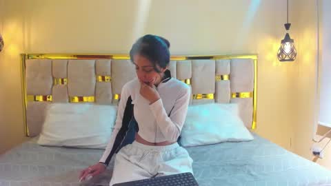 Snapshot of ling_ling24 chatting on 10-09-25, 03:04 ling ling24 online show from 10-09-25, 03:04