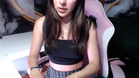 Snapshot of ling_ling24 chatting on 05-20-26, 03:13 ling ling24 online show from 05-20-26, 03:13