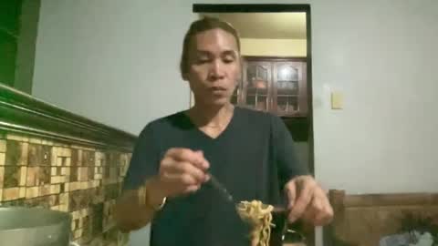 Snapshot of lingkure_69ts chatting on 01-16-25, 04:07 weng bustamante online show from 01-16-25, 04:07