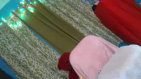 Snapshot of lingkure_69ts chatting on 09-23-25, 04:15 weng bustamante online show from 09-23-25, 04:15