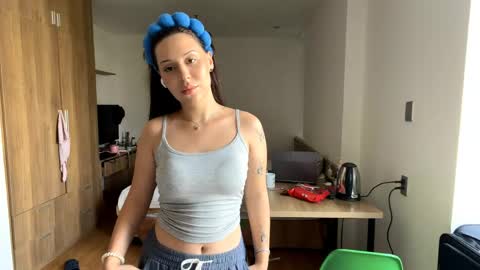 Anna online show from 04-15-26, 06:09