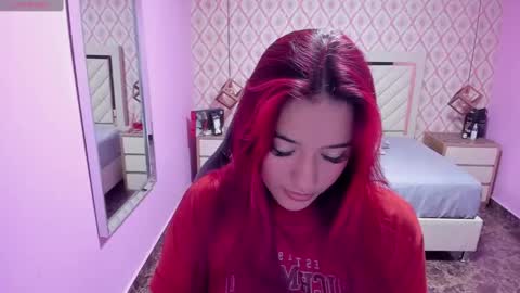 Snapshot of linzi_lennox chatting on 09-29-25, 02:27 L I N Z I online show from 09-29-25, 02:27