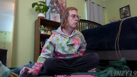 Snapshot of linzy19 chatting on 12-31-24, 03:09 Linzy19 online show from 12-31-24, 03:09