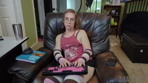 Snapshot of linzy19 chatting on 01-09-25, 08:33 Linzy19 online show from 01-09-25, 08:33