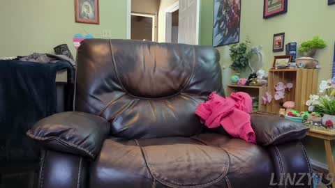 Snapshot of linzy19 chatting on 01-23-25, 06:56 Linzy19 online show from 01-23-25, 06:56