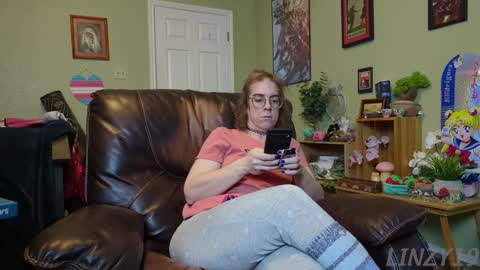 Snapshot of linzy19 chatting on 01-25-25, 03:30 Linzy19 online show from 01-25-25, 03:30