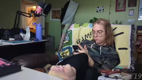 Snapshot of linzy19 chatting on 03-02-25, 03:37 Linzy19 online show from 03-02-25, 03:37