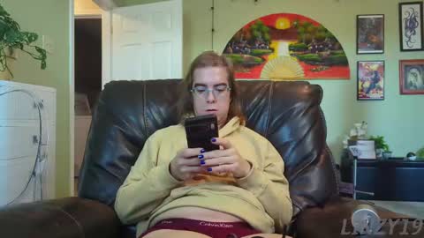 Snapshot of linzy19 chatting on 09-12-25, 03:01 Linzy19 online show from 09-12-25, 03:01