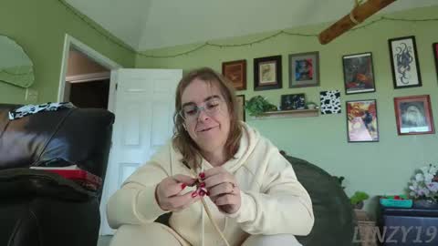 Linzy19 online show from 11-10-25, 05:34