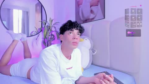 Snapshot of lion_stones chatting on 12-16-25, 06:57 new account Lion online show from 12-16-25, 06:57