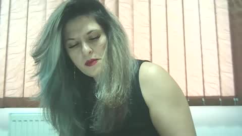 lionessmom online show from 11-22-25, 09:08