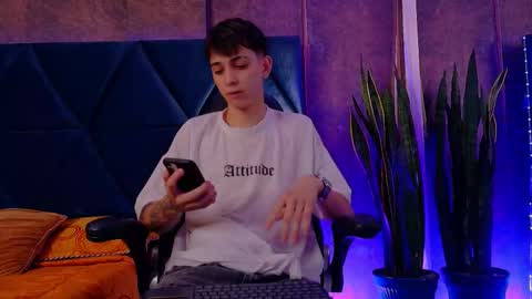 LION FOSTER online show from 12-04-25, 09:34