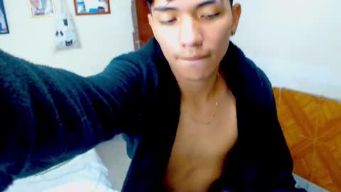 Snapshot of lionpuppy17 chatting on 01-06-25, 06:41 Lionpuppy online show from 01-06-25, 06:41