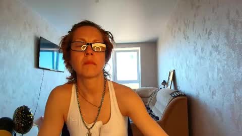 Liora Weiss online show from 05-18-26, 07:36