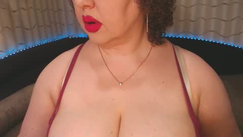 Snapshot of lipsaddiction chatting on 01-12-25, 01:16 LIpsAddiction online show from 01-12-25, 01:16