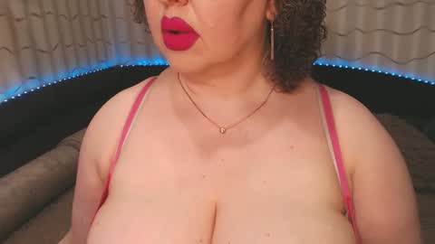 Snapshot of lipsaddiction chatting on 01-25-25, 12:17 LIpsAddiction online show from 01-25-25, 12:17