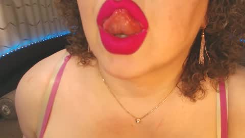 Snapshot of lipsaddiction chatting on 03-04-25, 12:18 LIpsAddiction online show from 03-04-25, 12:18