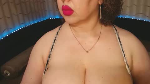 Snapshot of lipsaddiction chatting on 10-22-25, 01:44 LIpsAddiction online show from 10-22-25, 01:44