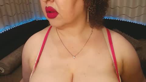 Snapshot of lipsaddiction chatting on 11-11-25, 03:01 LIpsAddiction online show from 11-11-25, 03:01