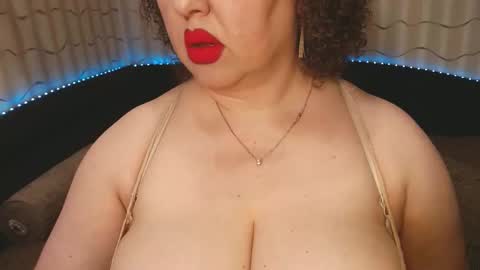 Snapshot of lipsaddiction chatting on 11-19-25, 02:50 LIpsAddiction online show from 11-19-25, 02:50