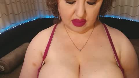 Snapshot of lipsaddiction chatting on 11-30-25, 01:59 LIpsAddiction online show from 11-30-25, 01:59