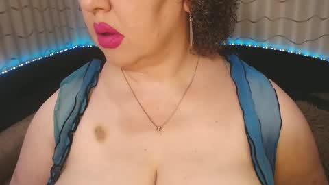 Snapshot of lipsaddiction chatting on 05-10-26, 01:49 LIpsAddiction online show from 05-10-26, 01:49