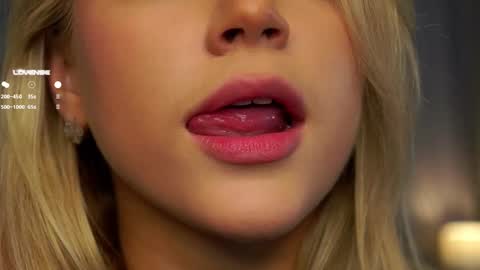 Amelia online show from 02-27-25, 01:05