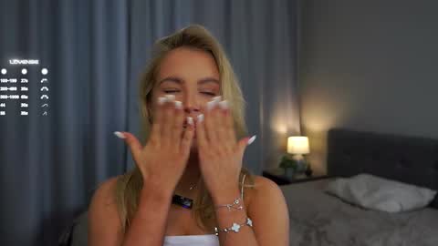 Amelia online show from 02-28-25, 01:26